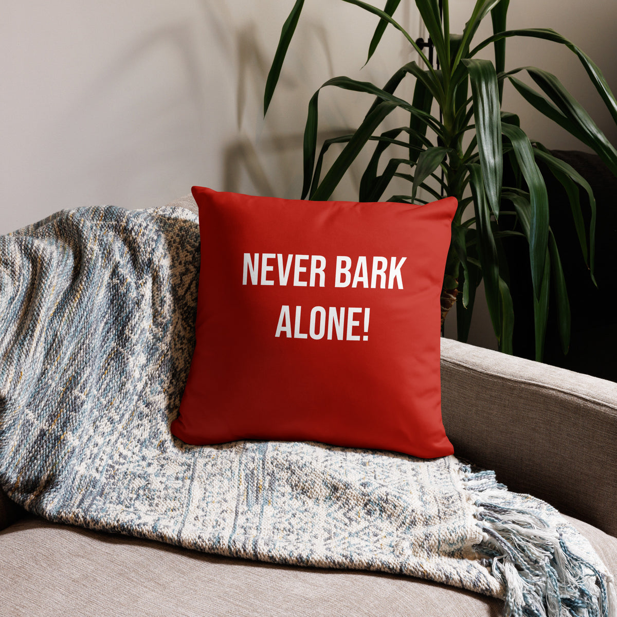 CUSTOMIZABLE Georgia Bulldogs Basketball Pillow - Stadium Vagabond