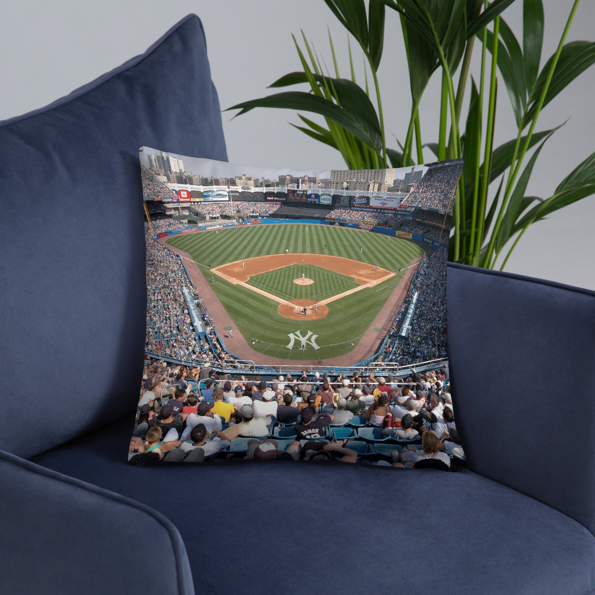 House Divided - New York Yankees and New York Mets - Stadium Vagabond